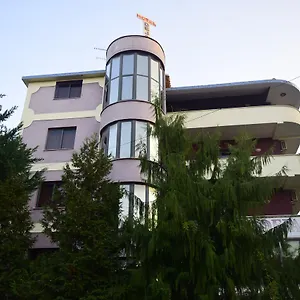 hotel-deja.hotels-in-tirana.com/